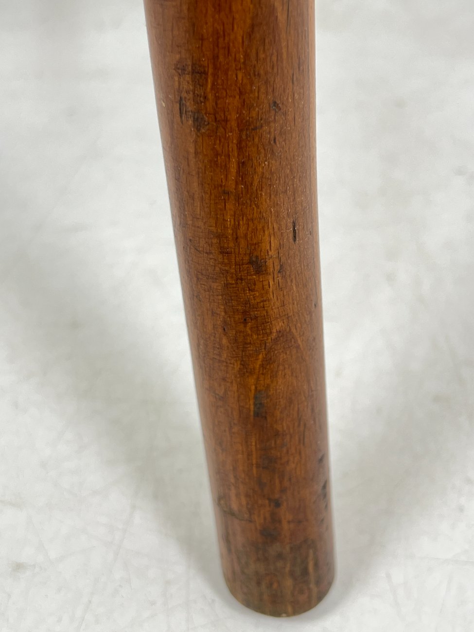 HM0787-valgomojo-kreslai-15 Medinis krėslas mėlynos spalvos gobeleno sėdimąja dalimi 47x51x78 cm, 49 cm