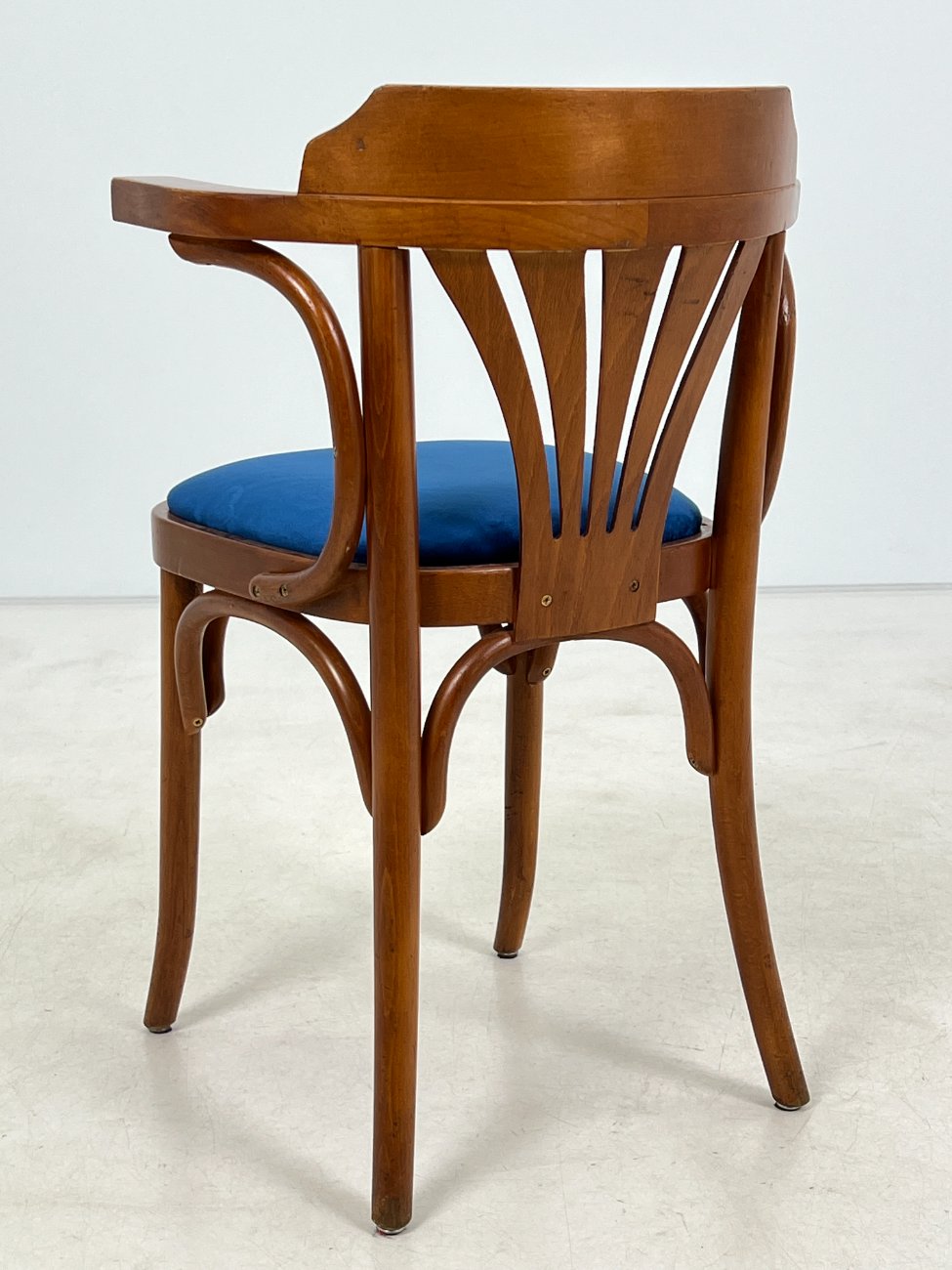 HM0787-valgomojo-kreslai-9 Medinis krėslas mėlynos spalvos gobeleno sėdimąja dalimi 47x51x78 cm, 49 cm