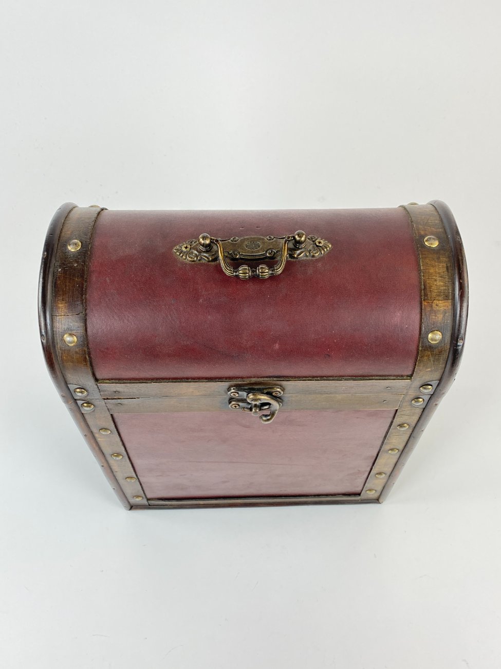 HN1183-dezes-ir-dezutes-buteliams-5 Medžio ir eko odos dėžė – skrynia trims vyno buteliams 15×28,5×37 cm