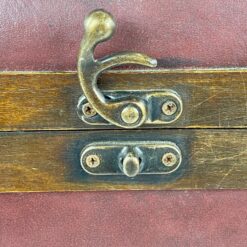 Medžio ir eko odos dėžė – skrynia trims vyno buteliams 15×28,5×37 cm