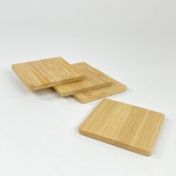 Kvadratiniai bambukiniai padėkliukai puodeliui 4 vnt. komplektas 10x10x1 cm