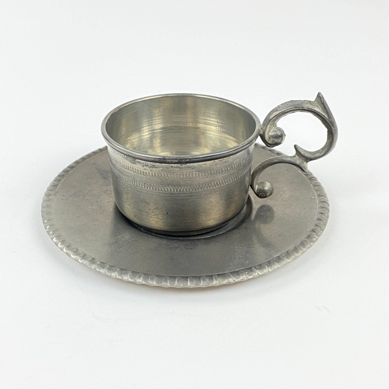 HN1190-servizai-0 Alavinių lėkštutės ir puodelio 60 ml komplektas 11x11x5 cm