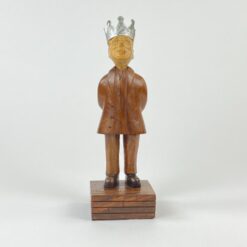 Medinė statula “Karūnuotas rūkantis vyras” 9x9x29 cm