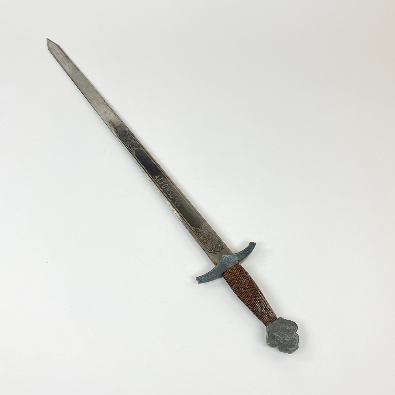 HN1218-ginklai-0 Suvenyrinis kardas Alfonso X, Toledo 74x2x10,5 cm