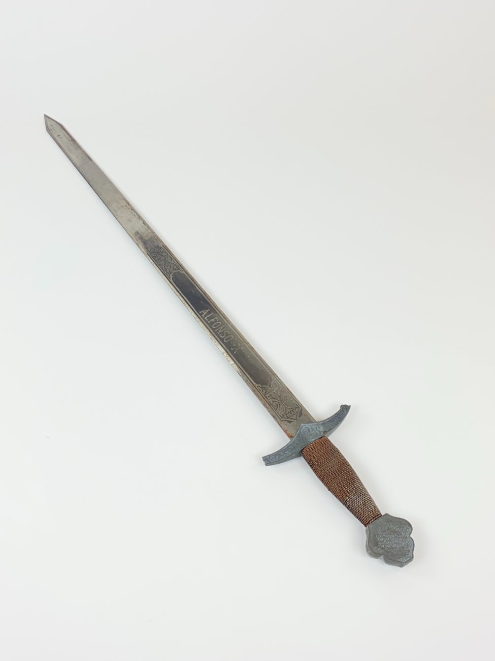 HN1218-ginklai-1 Suvenyrinis kardas Alfonso X, Toledo 74x2x10,5 cm