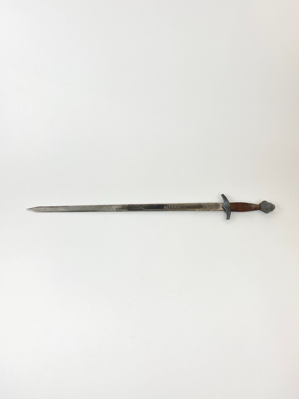 HN1218-ginklai-3 Suvenyrinis kardas Alfonso X, Toledo 74x2x10,5 cm