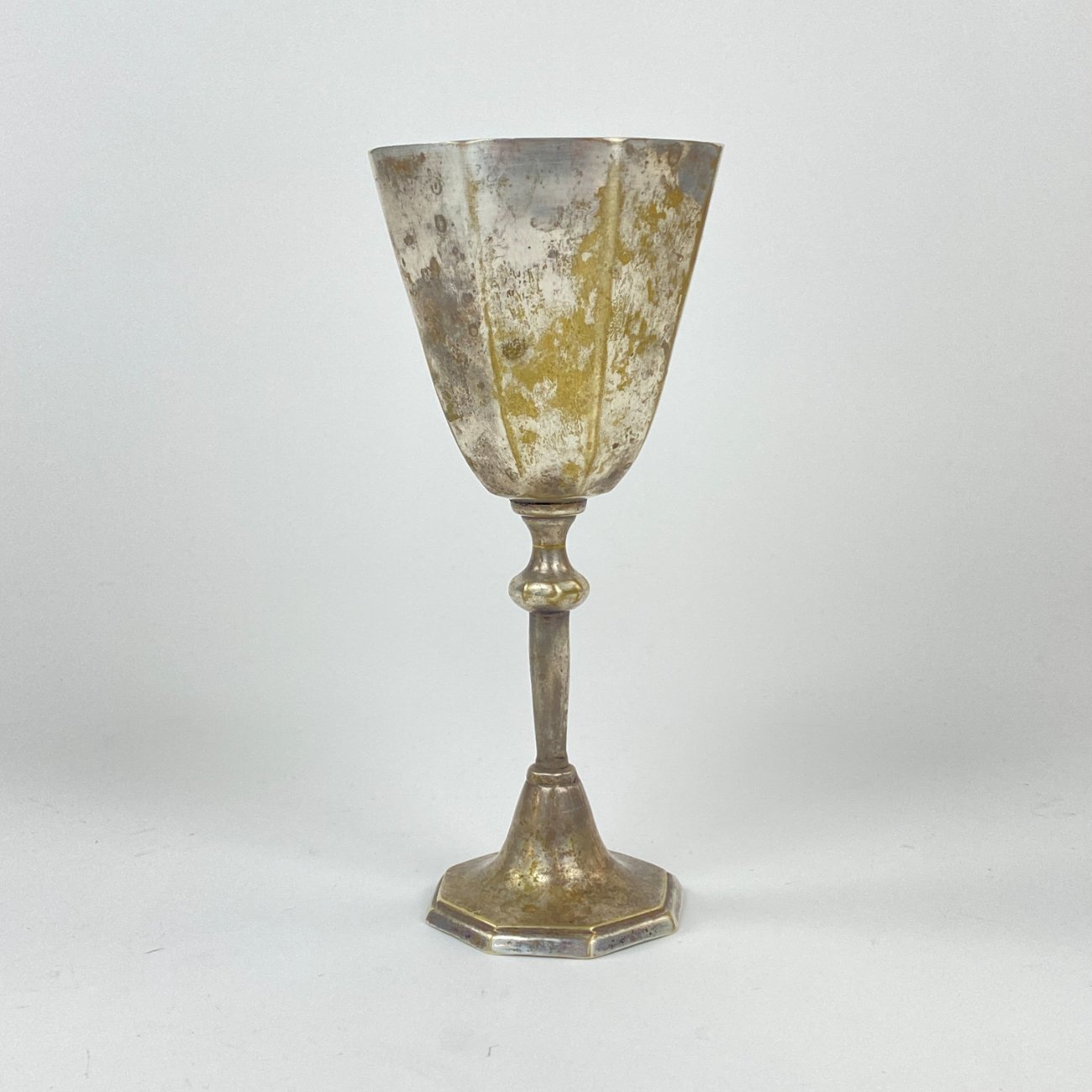 HN1224-stalo-reikmenys-0 Žalvarinė taurė 180 ml 7,5×7,5×16,5 cm