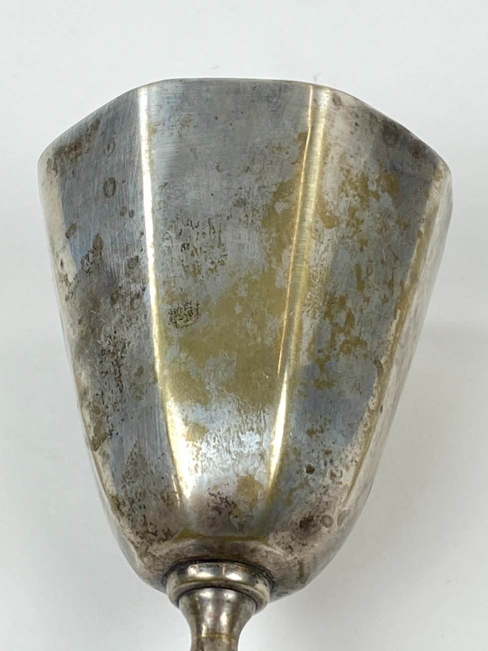 HN1224-stalo-reikmenys-10 Žalvarinė taurė 180 ml 7,5×7,5×16,5 cm