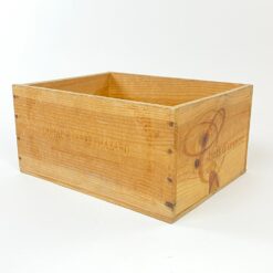 Pušies medžio vyno dėžė “Domaine Serres Mazard” 26×34,5×17 cm