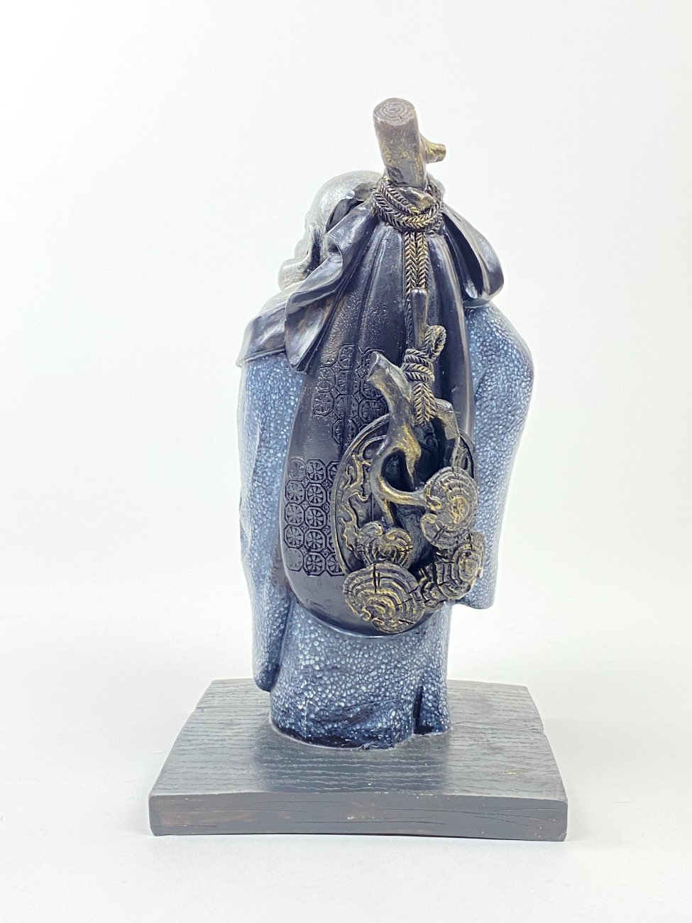 HN1257-kitokios-skulpturos-6 Polirezino statula “Besijuokiantis Buda” 11,5×12,5×21,5 cm