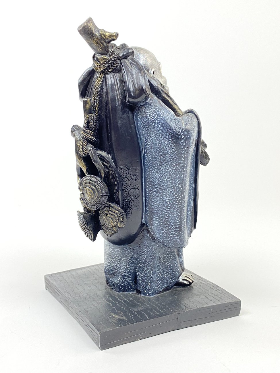 HN1257-kitokios-skulpturos-8 Polirezino statula “Besijuokiantis Buda” 11,5×12,5×21,5 cm