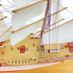 Schulschiff Deutschland 1927 laivo modeliukas 1:400 su stikliniu gaubtu 8,5×25,5×16 cm