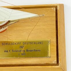 Schulschiff Deutschland 1927 laivo modeliukas 1:400 su stikliniu gaubtu 8,5×25,5×16 cm