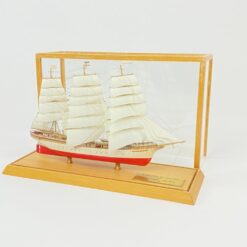 Schulschiff Deutschland 1927 laivo modeliukas 1:400 su stikliniu gaubtu 8,5×25,5×16 cm