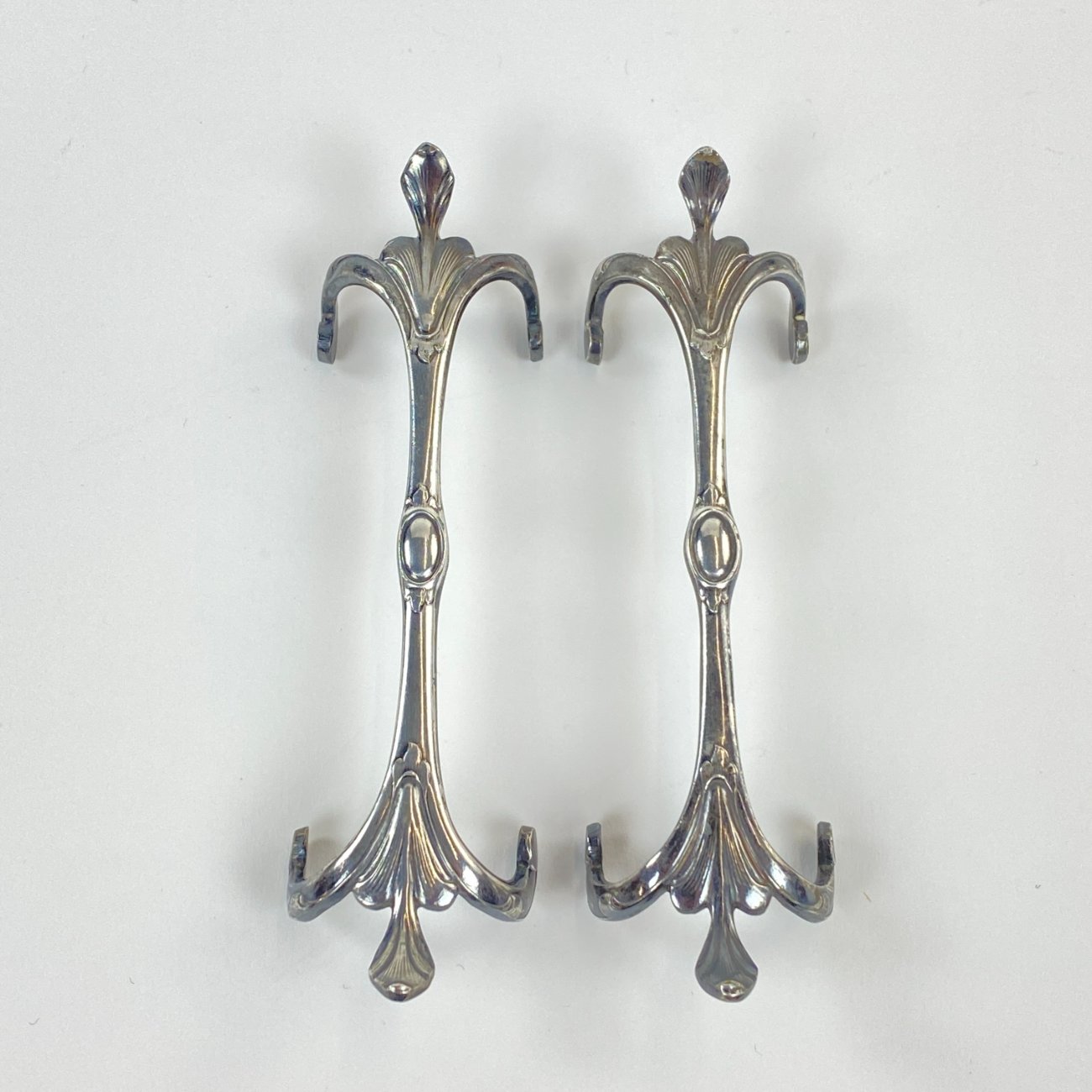 HN1285-stalo-aksesuarai-0 Sidabruoto metalo F&S stalo peilių laikikliai 2 vnt. kompl. 3,5x12x2,5 cm