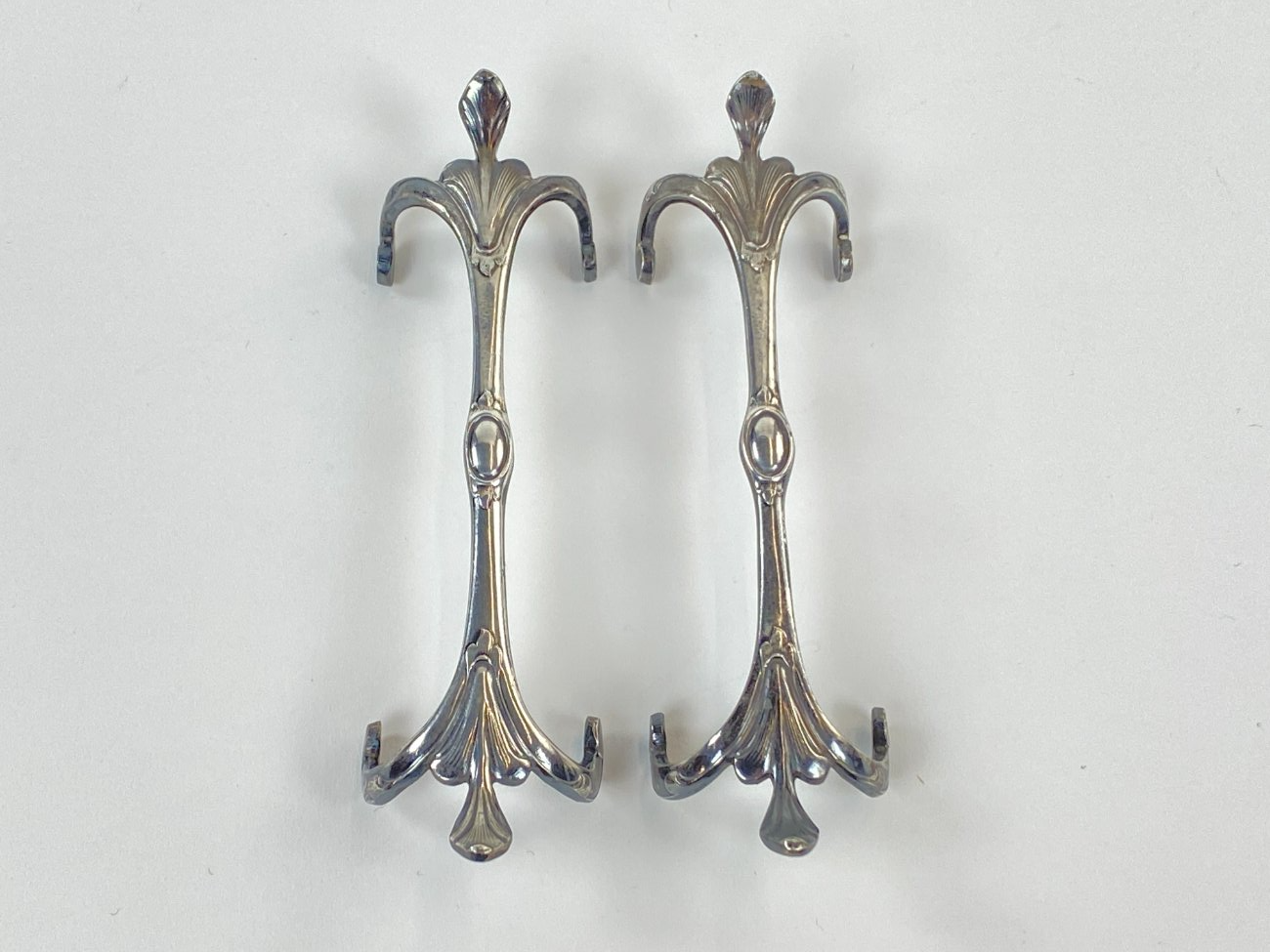 HN1285-stalo-aksesuarai-2 Sidabruoto metalo F&S stalo peilių laikikliai 2 vnt. kompl. 3,5x12x2,5 cm