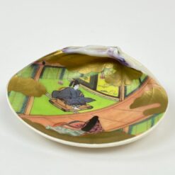 Japoniška Kai - awase žaidimo kriauklė, dekoruota piešiniu 7x8,5x2,5 cm