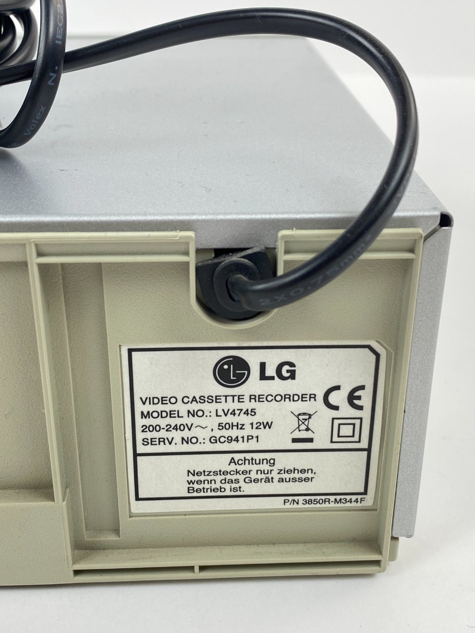 HN1310-kita-technika-9 LG LV 4745 VHS videomagnetofonas 24x36x8,5 cm