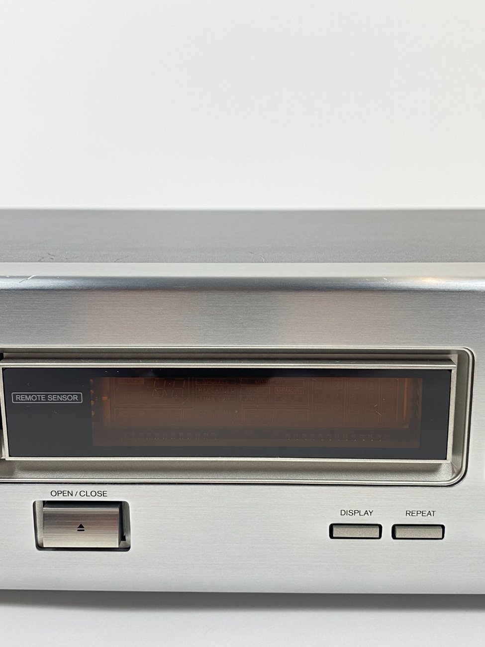 HN1313-kita-technika-8 Onkyo DX-7011 CD grotuvas 29,5x45x10 cm