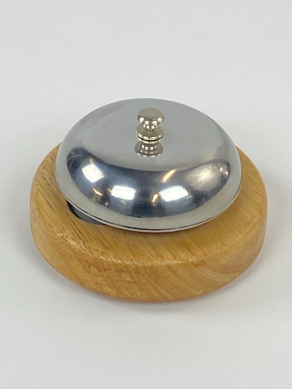 HN1317-varpai-varpeliai-1 Registratūros skambutis 9x9x6 cm