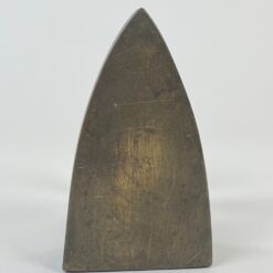 Senovinis žalvario ir metalo lygintuvas medine rankena 16,5x10x16,5 cm