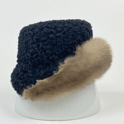 Karakulio ir lapės kailio skrybėlaitė (54 cm) 24x27x16 cm