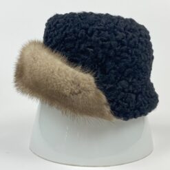 Karakulio ir lapės kailio skrybėlaitė (54 cm) 24x27x16 cm