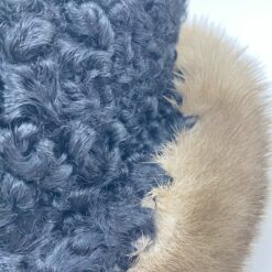 Karakulio ir lapės kailio skrybėlaitė (54 cm) 24x27x16 cm