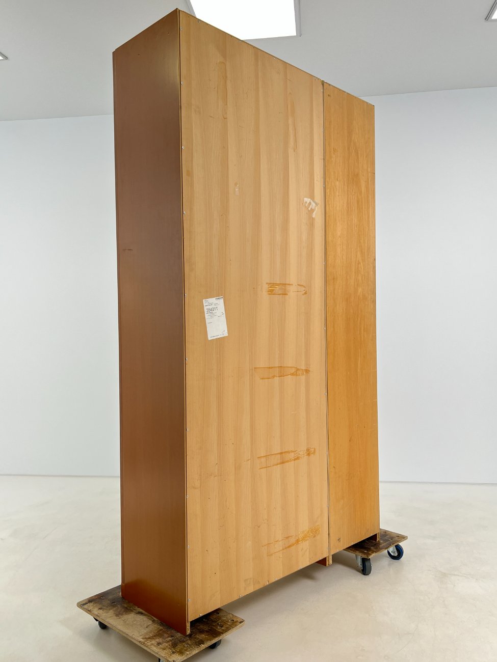 HN1342-vitrinos-11 Trijų durų vitrina 44x123x219 cm