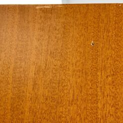 Trijų durų vitrina 44x123x219 cm