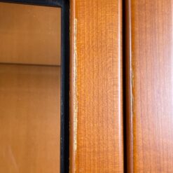 Trijų durų vitrina 44x123x219 cm