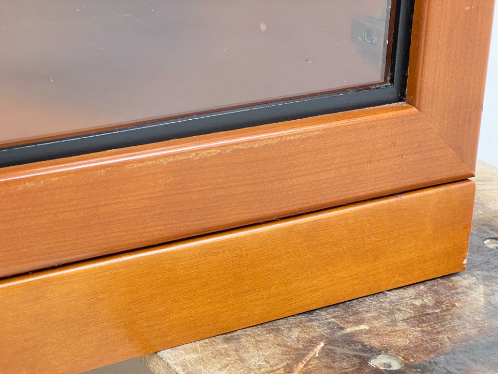 HN1342-vitrinos-18 Trijų durų vitrina 44x123x219 cm