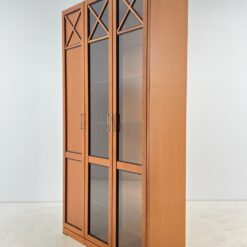 Trijų durų vitrina 44x123x219 cm