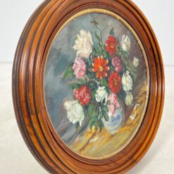 Ovalus gėlių puokštės natiurmortas riešutmedžio rėme 6,5x71x61 cm