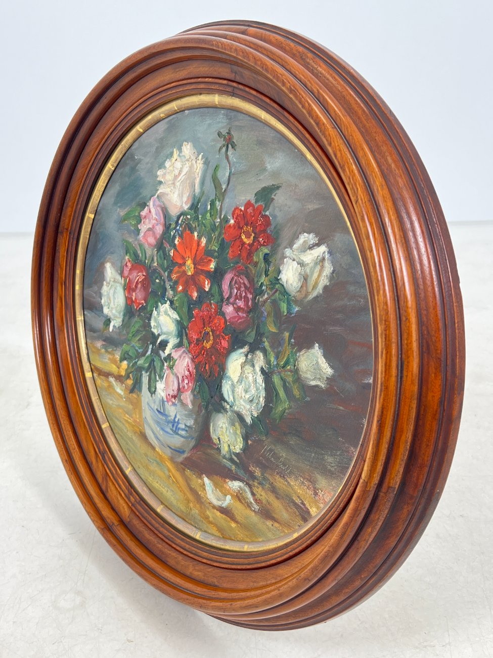 HN1345-natiurmortai-4 Ovalus gėlių puokštės natiurmortas riešutmedžio rėme 6,5x71x61 cm