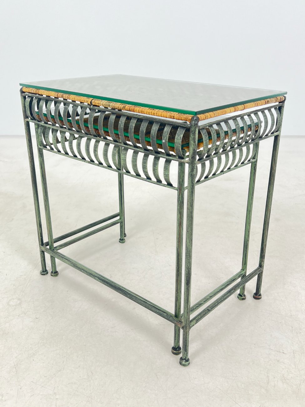 HN1349-stalai-10 Metaliniai lizdiniai staliukai 2 vnt. komplektas 33x53x52,5 cm