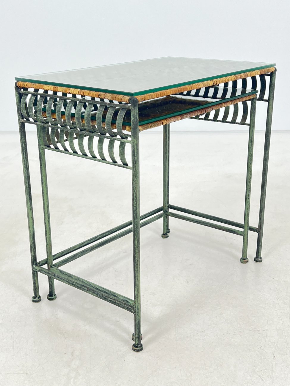 HN1349-stalai-6 Metaliniai lizdiniai staliukai 2 vnt. komplektas 33x53x52,5 cm