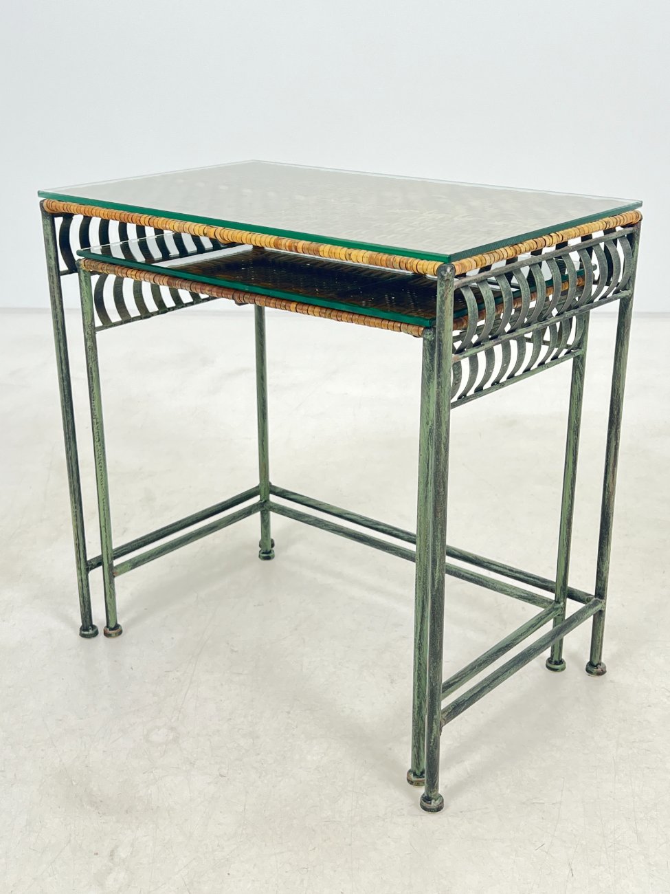 HN1349-stalai-7 Metaliniai lizdiniai staliukai 2 vnt. komplektas 33x53x52,5 cm