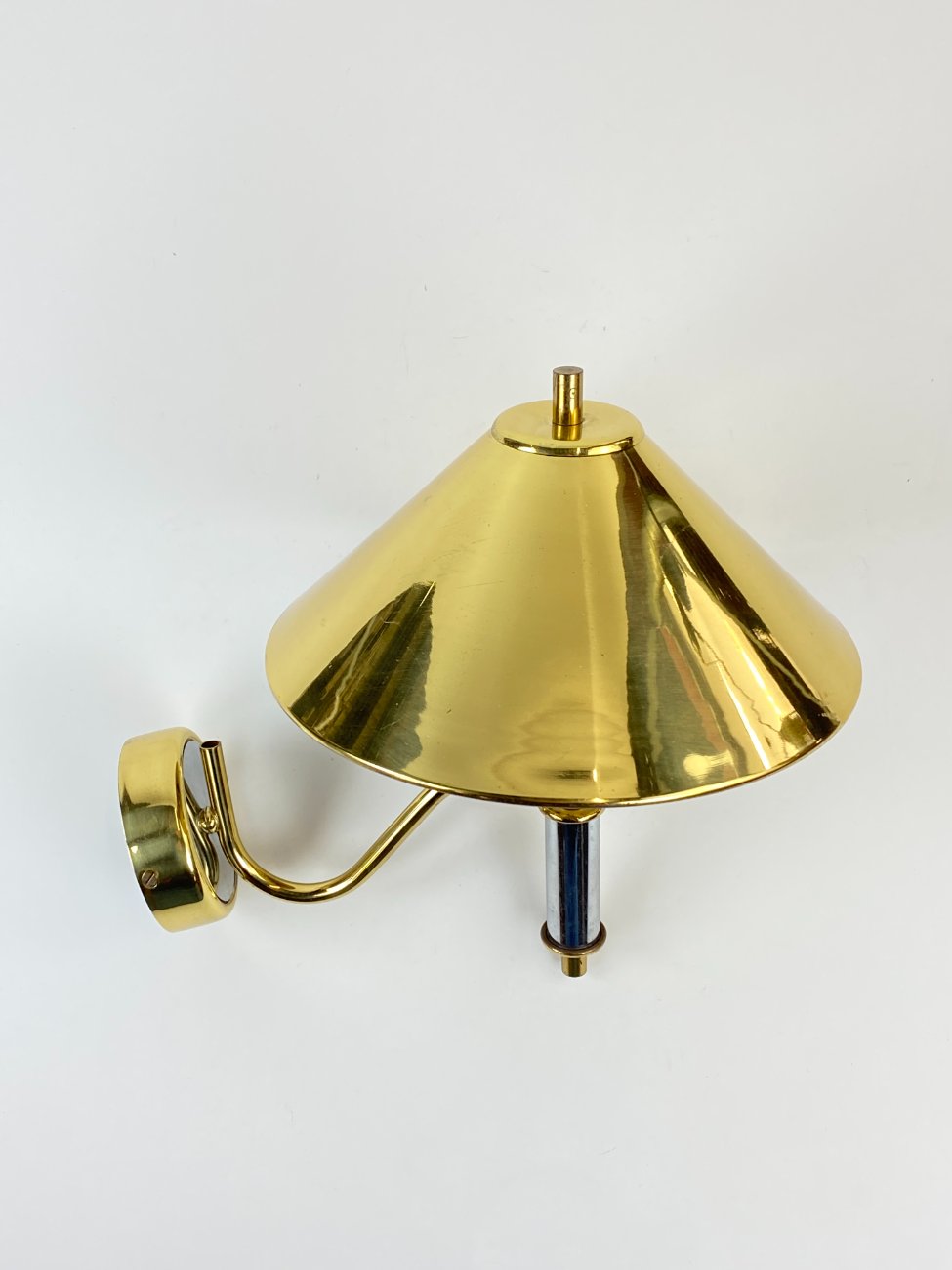 HN1398-sieniniai-sviestuvai-4 Metalinis sieninis aukso spalvos šviestuvas 32,5x25x30 cm