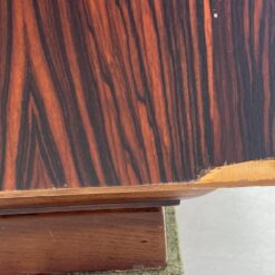 Mid Century komoda cu centrine įstiklinta dalimi 34×123,5×154,5 cm