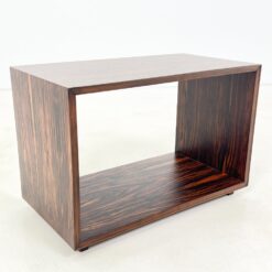 Mid Century juodmedžio lukšto pastatoma lentyna 36,5×67,5×45,5 cm