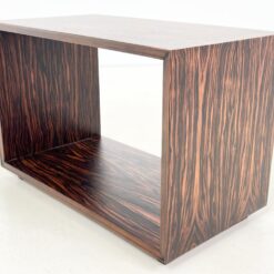 Mid Century juodmedžio lukšto pastatoma lentyna 36,5×67,5×45,5 cm