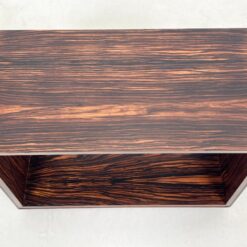 Mid Century juodmedžio lukšto pastatoma lentyna 36,5×67,5×45,5 cm