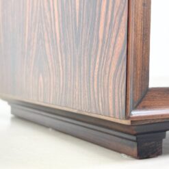 Mid Century juodmedžio lukšto pastatoma lentyna 36,5×67,5×45,5 cm