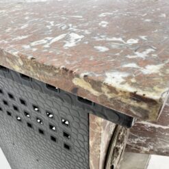 Art Nouveau stiliaus židinio apdaila iš marmuro ir metalo 51x93x125 cm