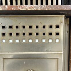 Art Nouveau stiliaus židinio apdaila iš marmuro ir metalo 51x93x125 cm