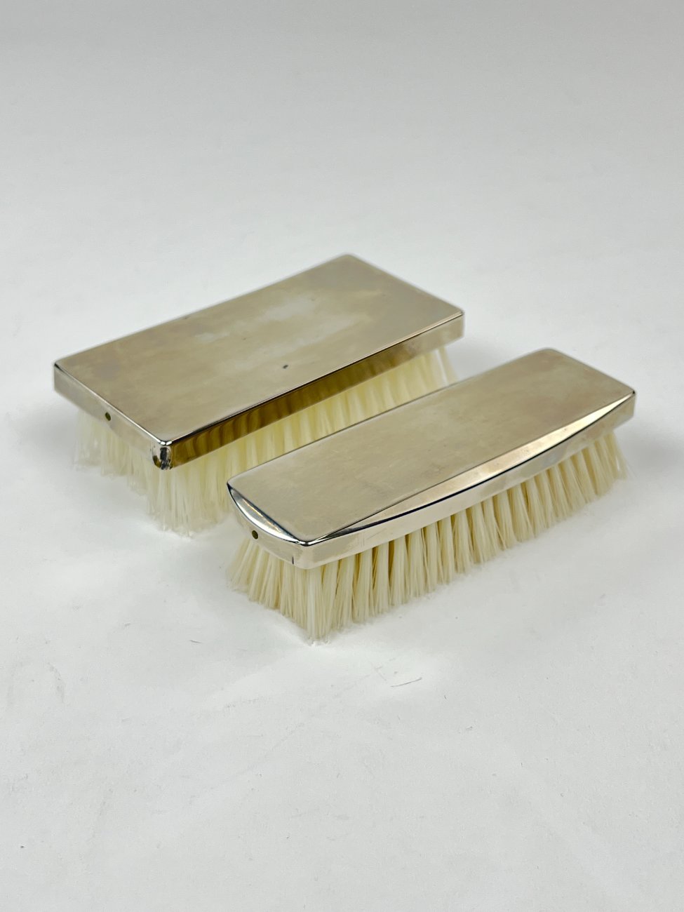 DL0392-vonios-prekes-11 Vintažinė odinė vyriška kelioninė kosmetinė su priedais 21,5x24x5,5 cm