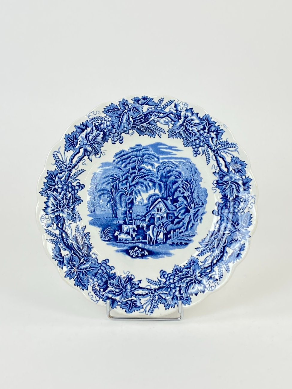 DM0216-lekstes-padeklai-tortines-1 Keramikinė Booths lėkštė “British Scenery” A8024 25x25x2,5 cm