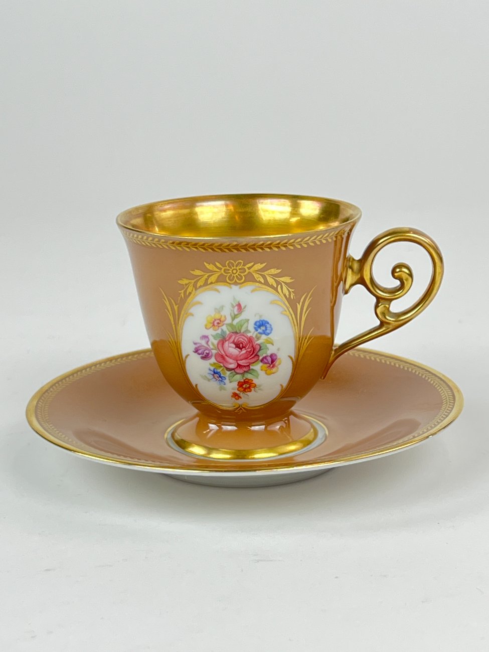 DM0221-puodeliai-2 Porcelianiniai Tirschenreuth puodelis 80 ml ir lėkštutė 2 vnt. komplektas