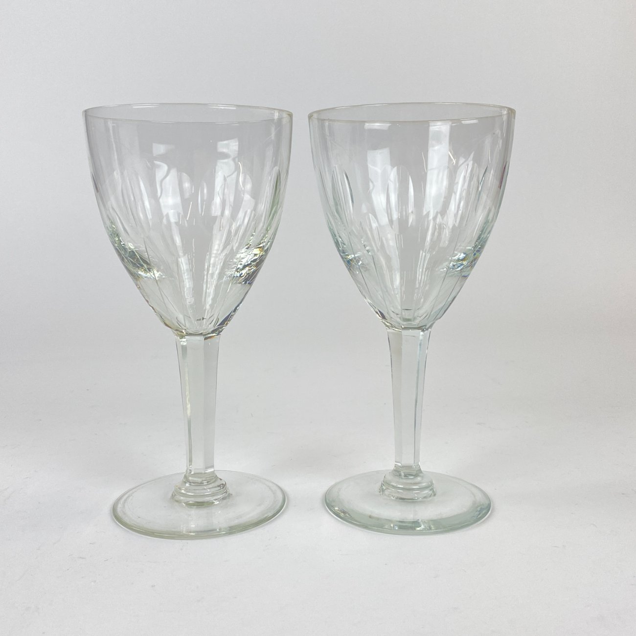 DM0227-stikliniai-indai-0 Stiklinės taurės 2 vnt. komplektas po 280 ml 9x9x18 cm